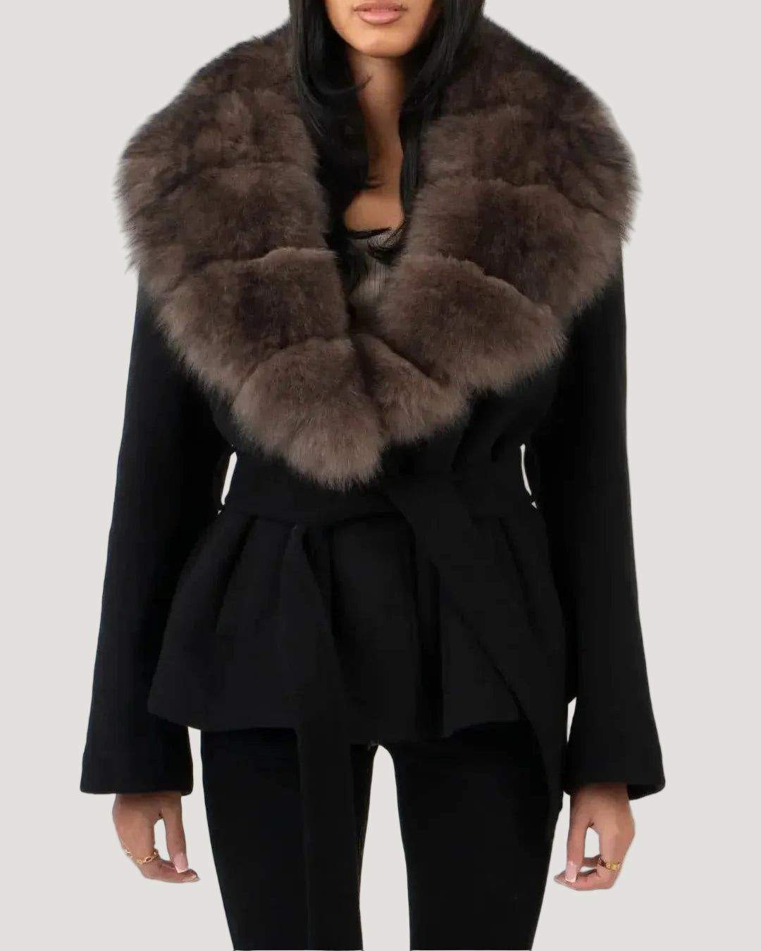 SALMA – Luxuriöse Damenjacke mit Kunstpelzkragen